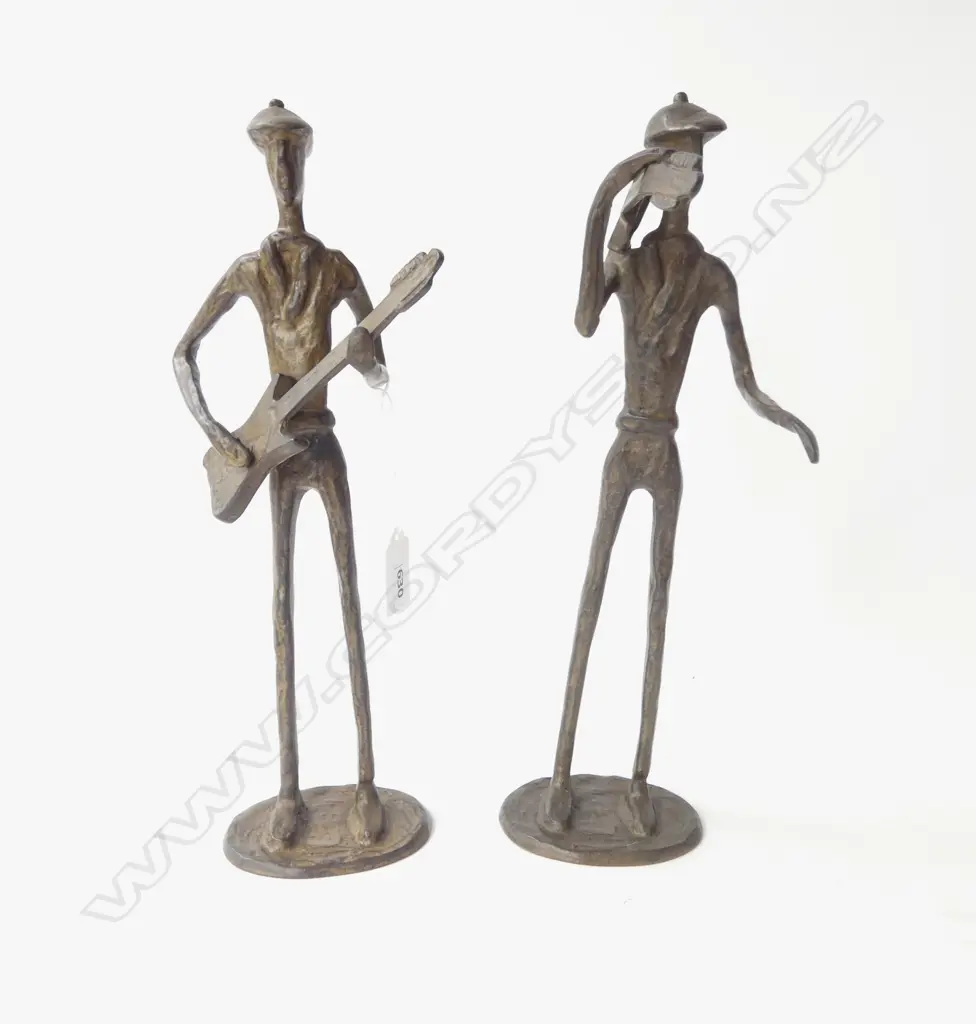 PR BRONZE GUITARISTS H.300mm Image 1++