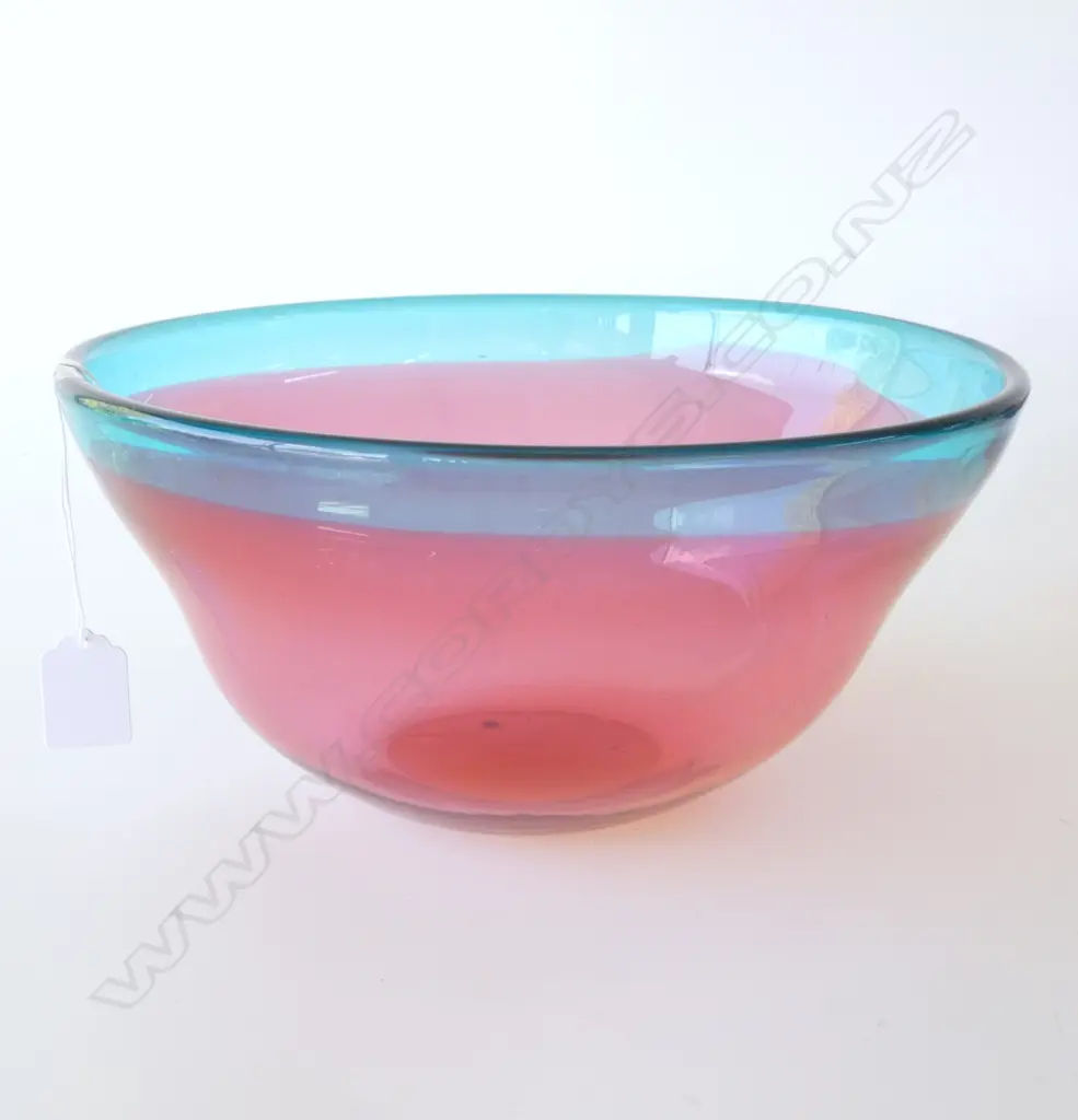 PINK ART GLASS BOWL 280mm dia Image 1++