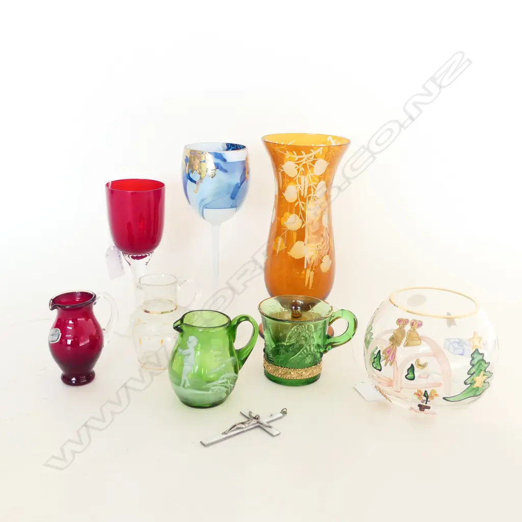 ASST GLASSWARE Incl. MARY GREGORY JUG, BOHEMIAN ETCHED GLASS FOOTED VASE H.215mm Image 1++