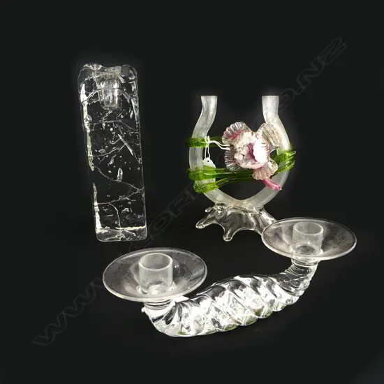 2 GLASS CANDLE HOLDERS w. ART GLASS CENTREPIECE H.150mm