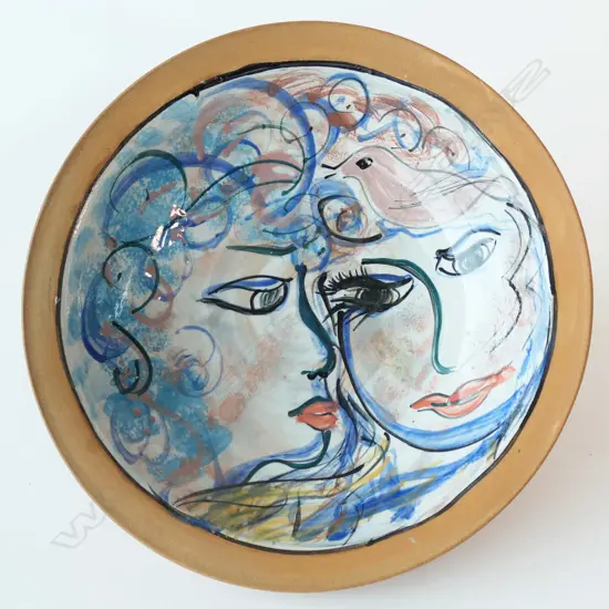 STUDIO POTTERY TERRACOTTA FACE BOWL, w GLAZED CENTRE, SIGNED, Dia.325mm