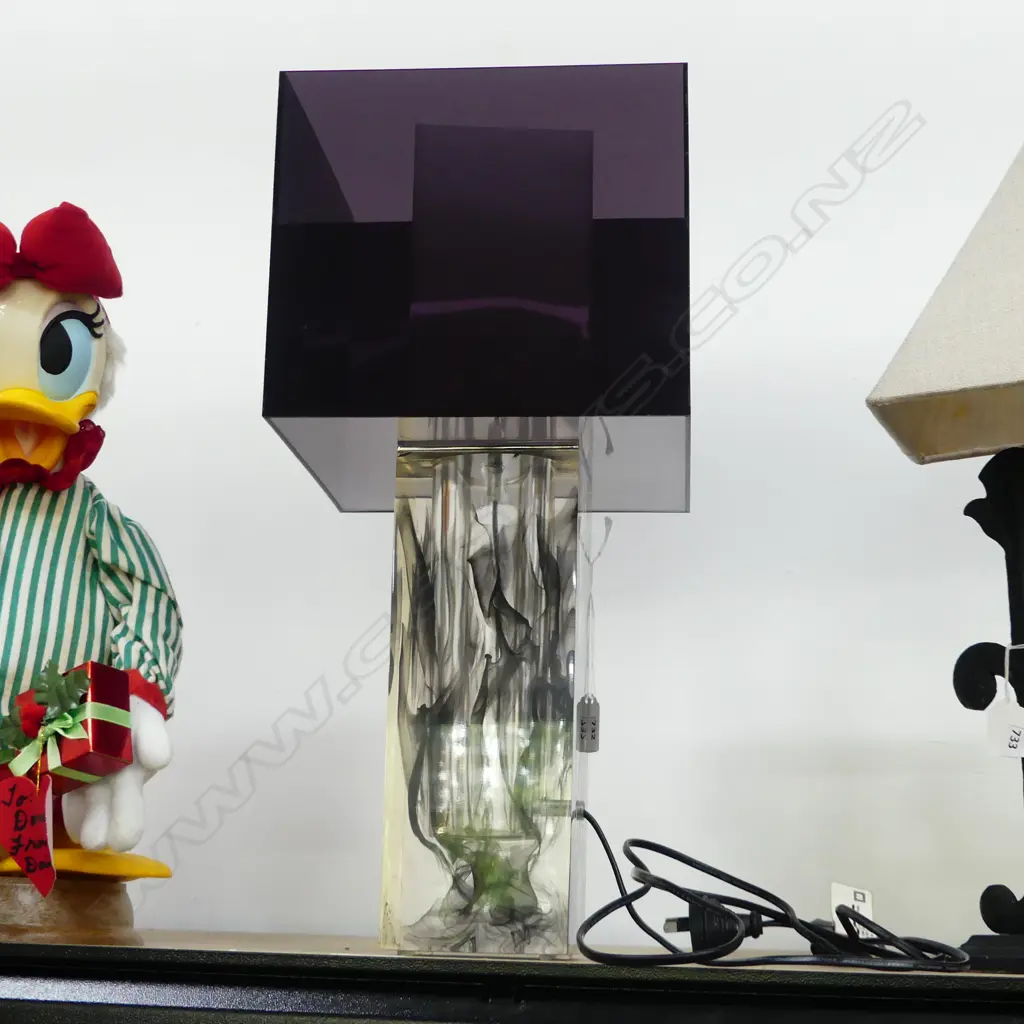 EUNICE TAYLOR MODERN ACRYLIC TABLE LAMP H.505mm Image 1++