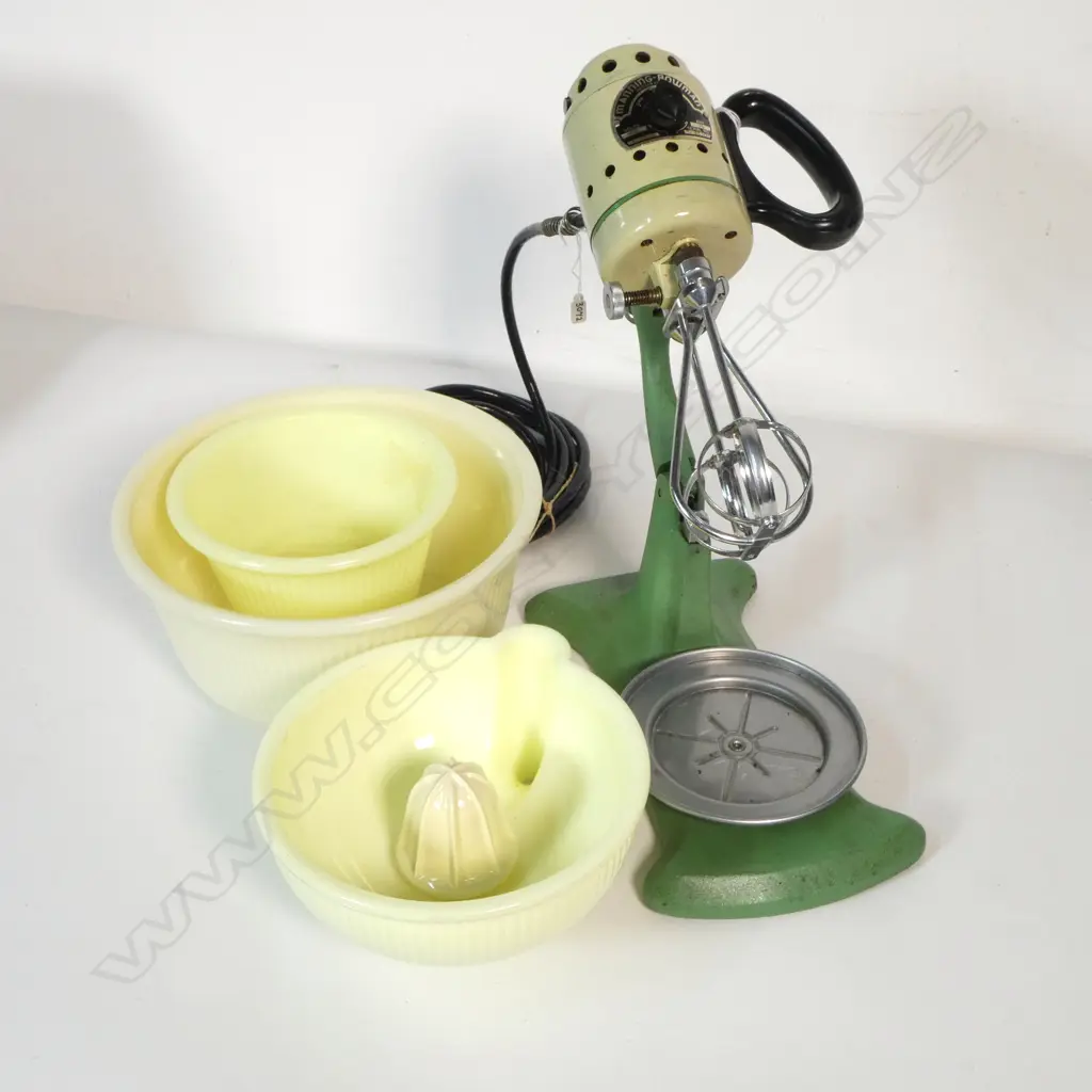 (3136) VINTAGE MANNING-BOWMAN MIXER SET Image 1++