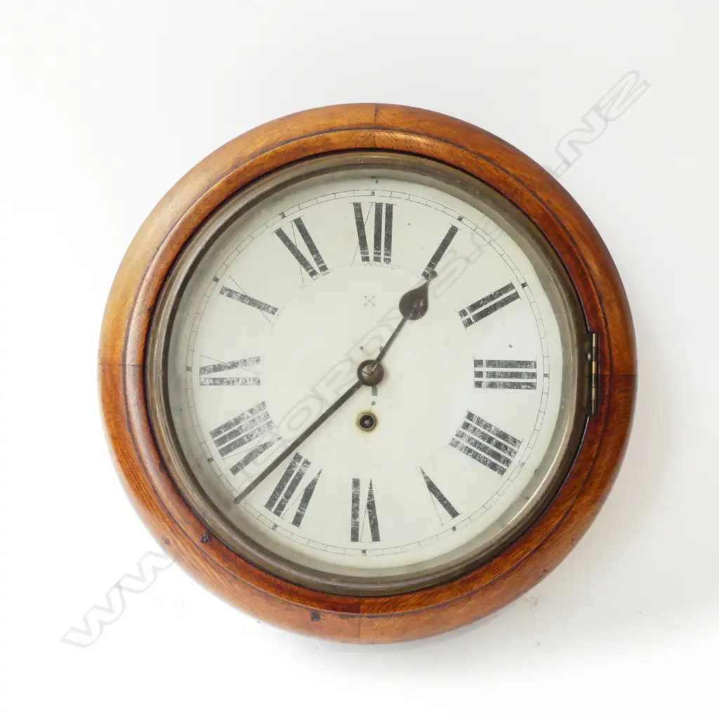 VICT MAHOGANY ROUND WALL CLOCK ROMAN NUMIRALS DIA370MM Image 1++