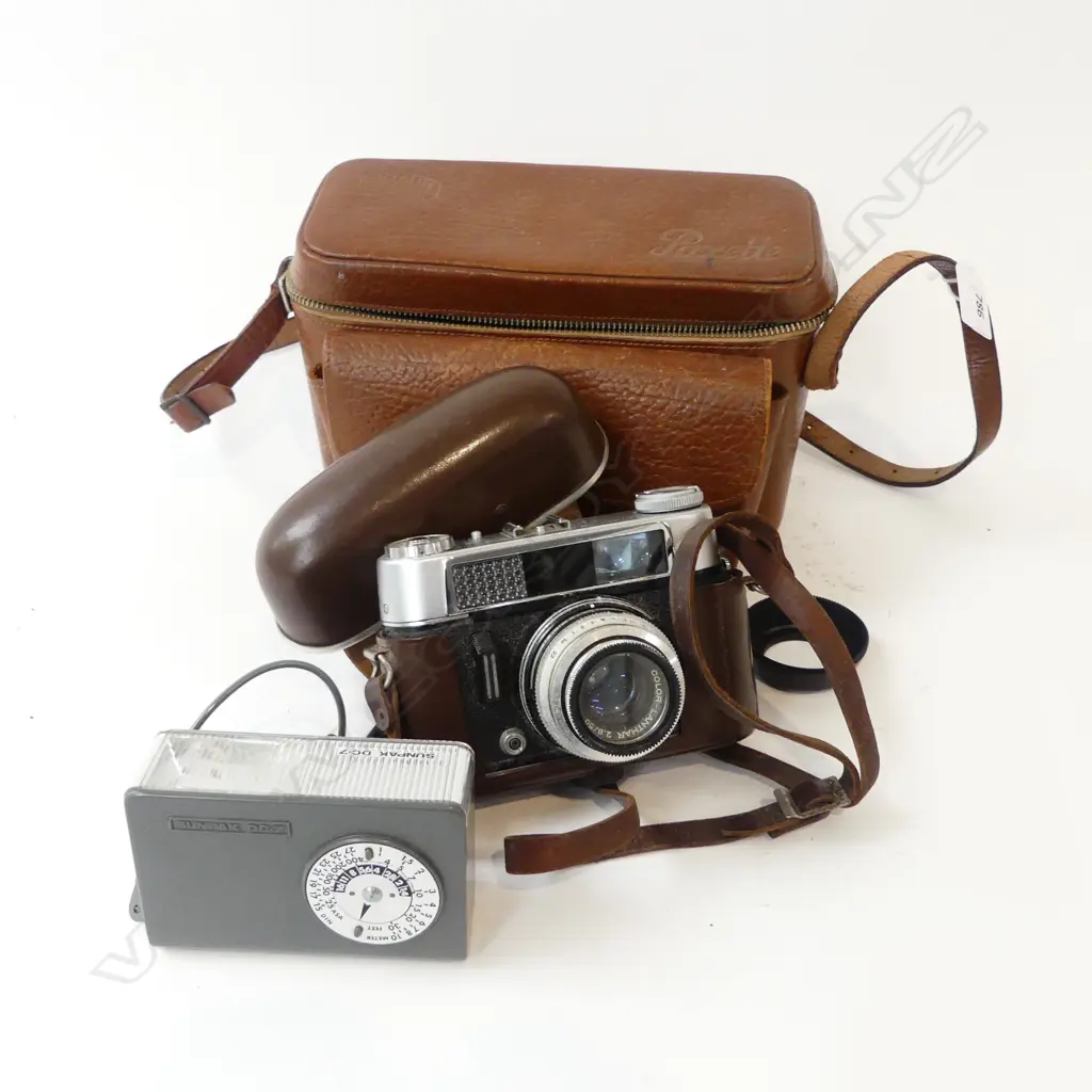 PAXETTE 8MM MOVIE CAMERA CLOCKWORK IN ORIGINAL CASE Image 1++