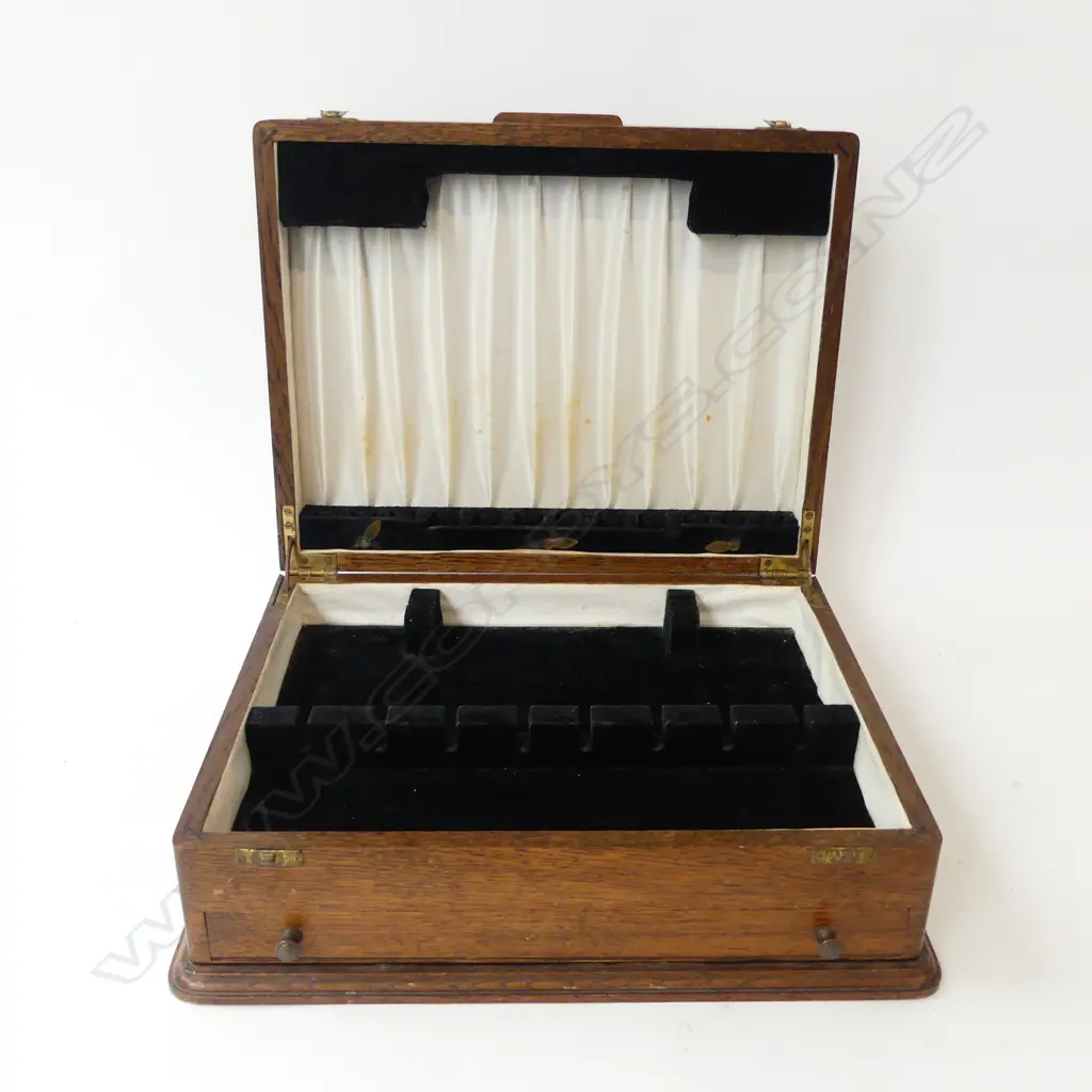 OAK CUTLERY CANTEEN w. FISH SET ONLY W.380mm Image 1++