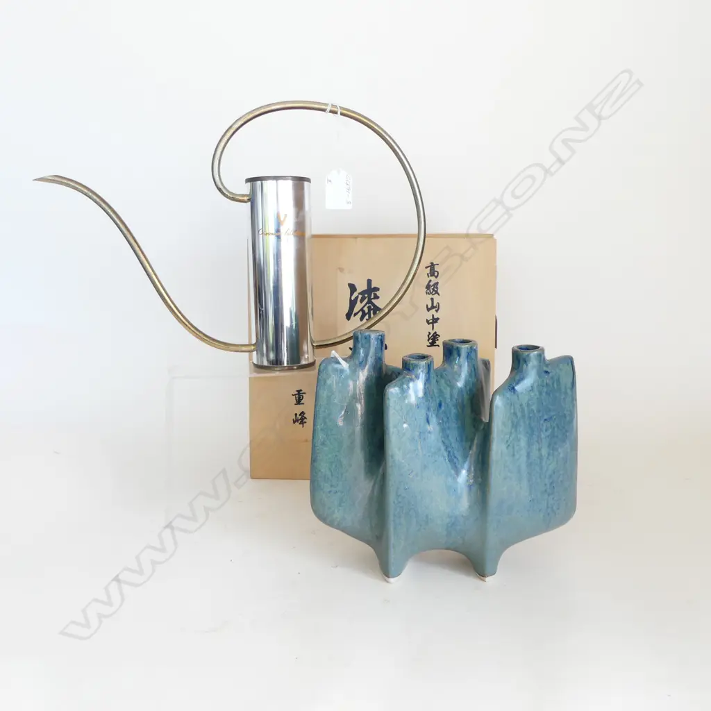 '70's ITALIAN VALENTINO BRANDED WATERING CAN, H.240mm & MID CENT. JAPANESE SCULPTURAL VASE, H.180mm (w LIDDED BOX) Image 1++