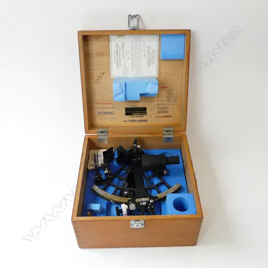 1950's JAPANESE SEXTANT, STAMP INSIDE; 'MV NGAHERE, MV UNION AUCKLAND MV KOTUKU, UNION HOBART, MANAWA ETC, BOX 290x290mm