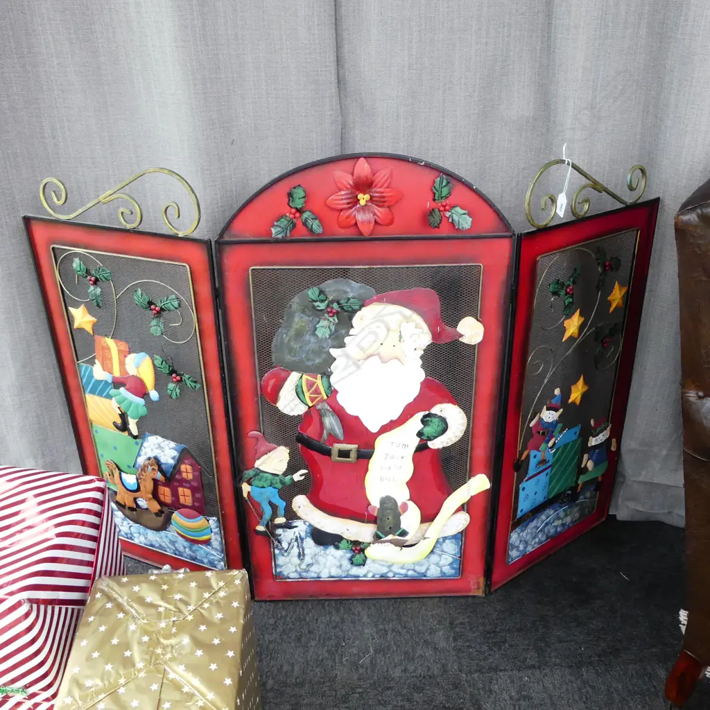 CHRISTMAS THEMED 3 PANEL FIRE SCREEN H.845mm Image 1++