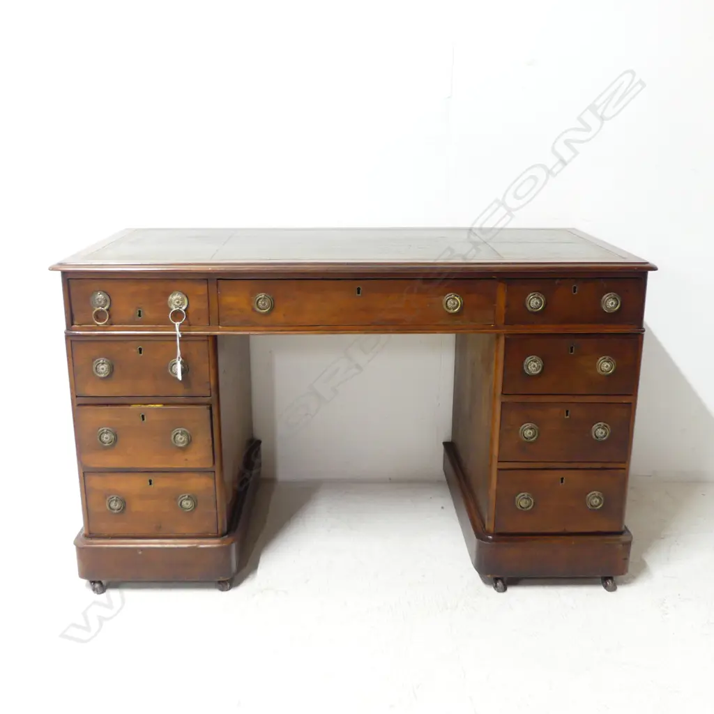 VICTORIAN OAK PEDESTAL DESK 1180x600x720mm Image 1++