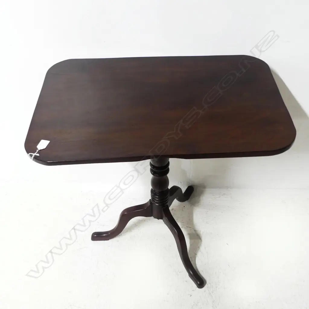ANTIQUE MAHOGANY TILT TOP SIDE TABLE Image 1++