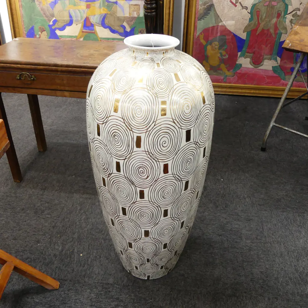 LARGE FLOOR VASE HANDPAINTED IN 24CT GOLD H.940mm Image 1++