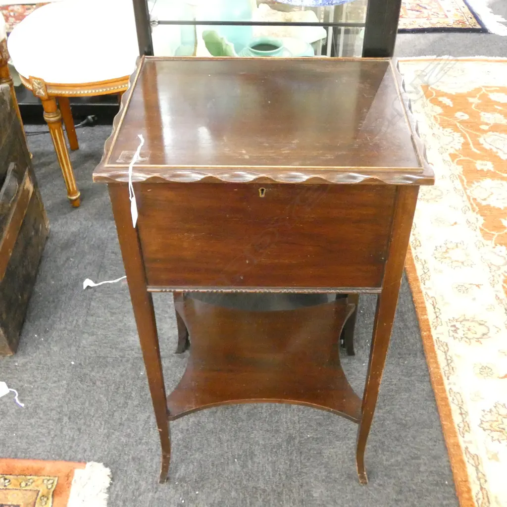 MAHOGANY SEWING TABLE 400x320x720mm Image 1++
