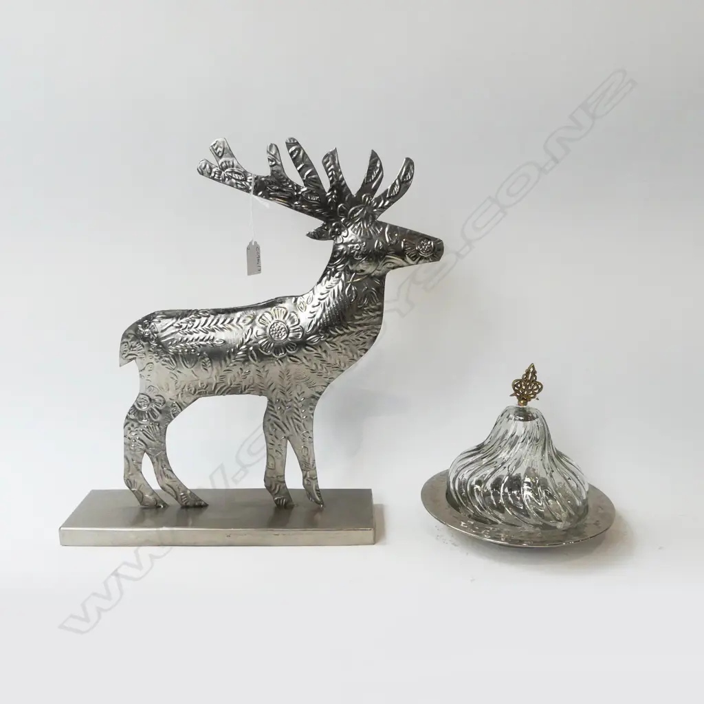 REINDEER DECORATION H.430mm + LIDDED DISH Image 1++