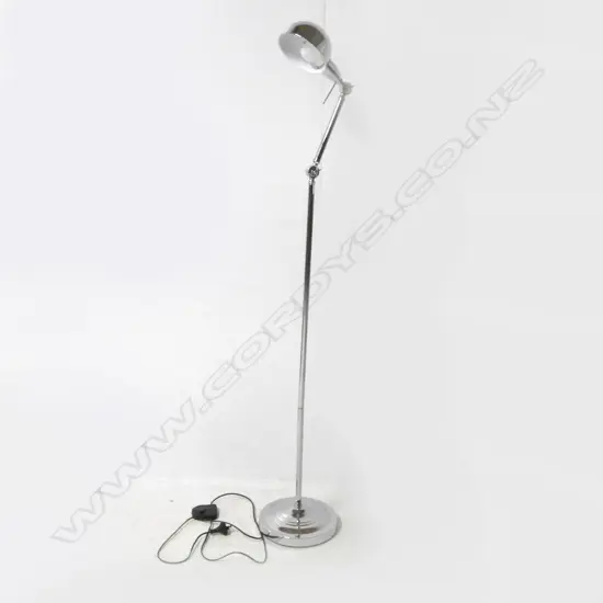 ADUSTABLE SILVER METAL FLOOR LAMP H.1500mm