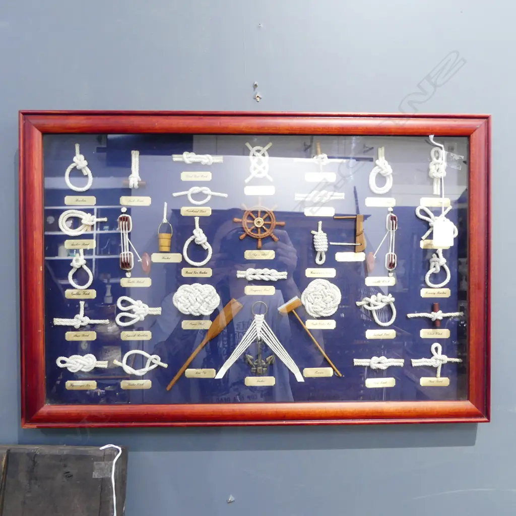 FRAMED MARINERS KNOT DISPLAY 400x600mm overall Image 1++