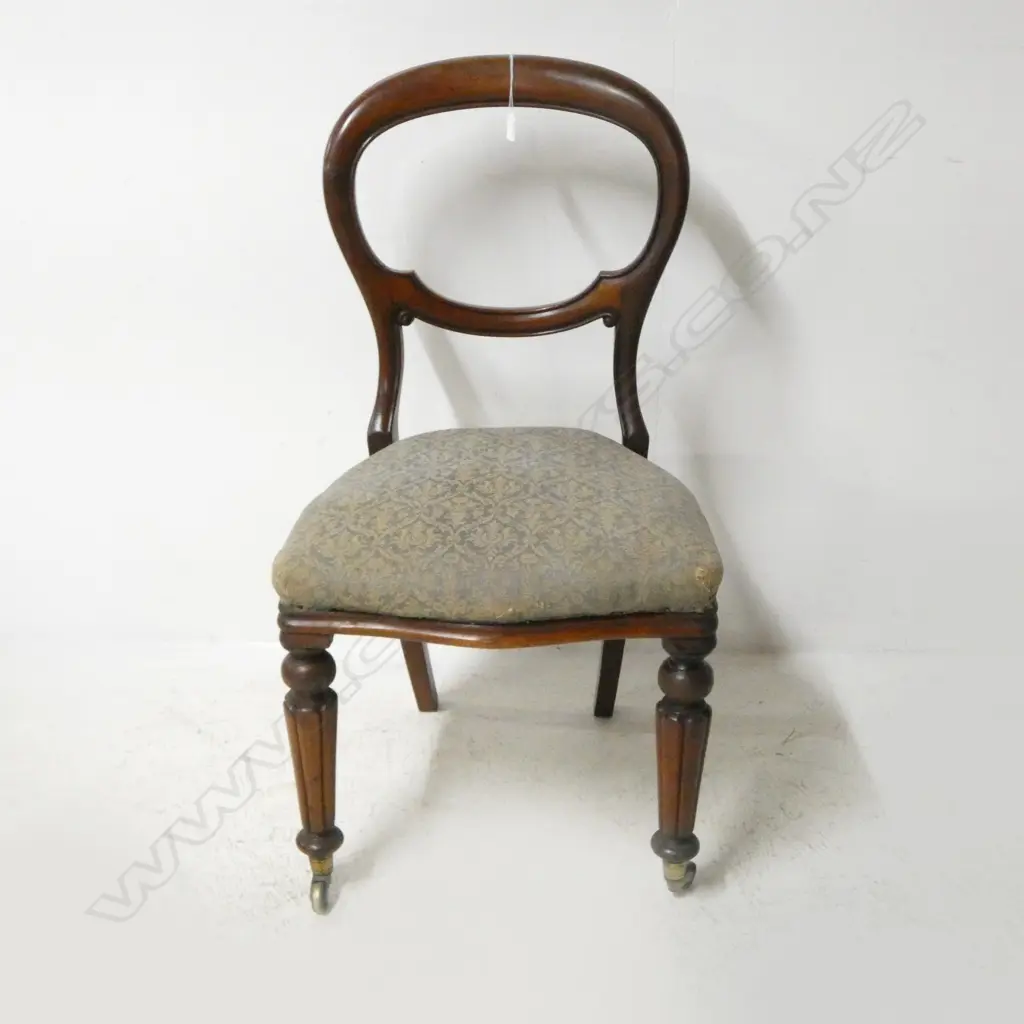 VICTORIAN BALLOON BACK ARMCHAIR, SPRUNG SEAT Image 1++