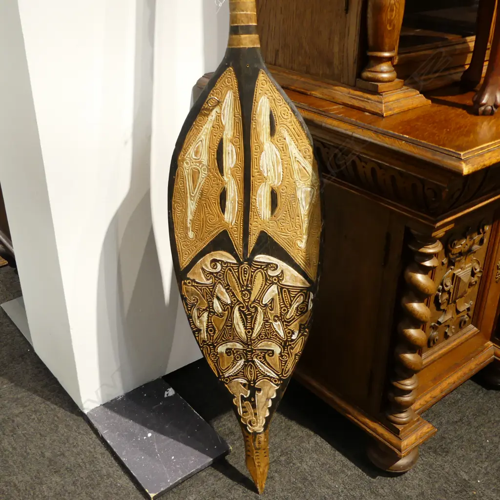 PNG CARVED WOODEN CANOE PADDLE L.2230mm Image 1++