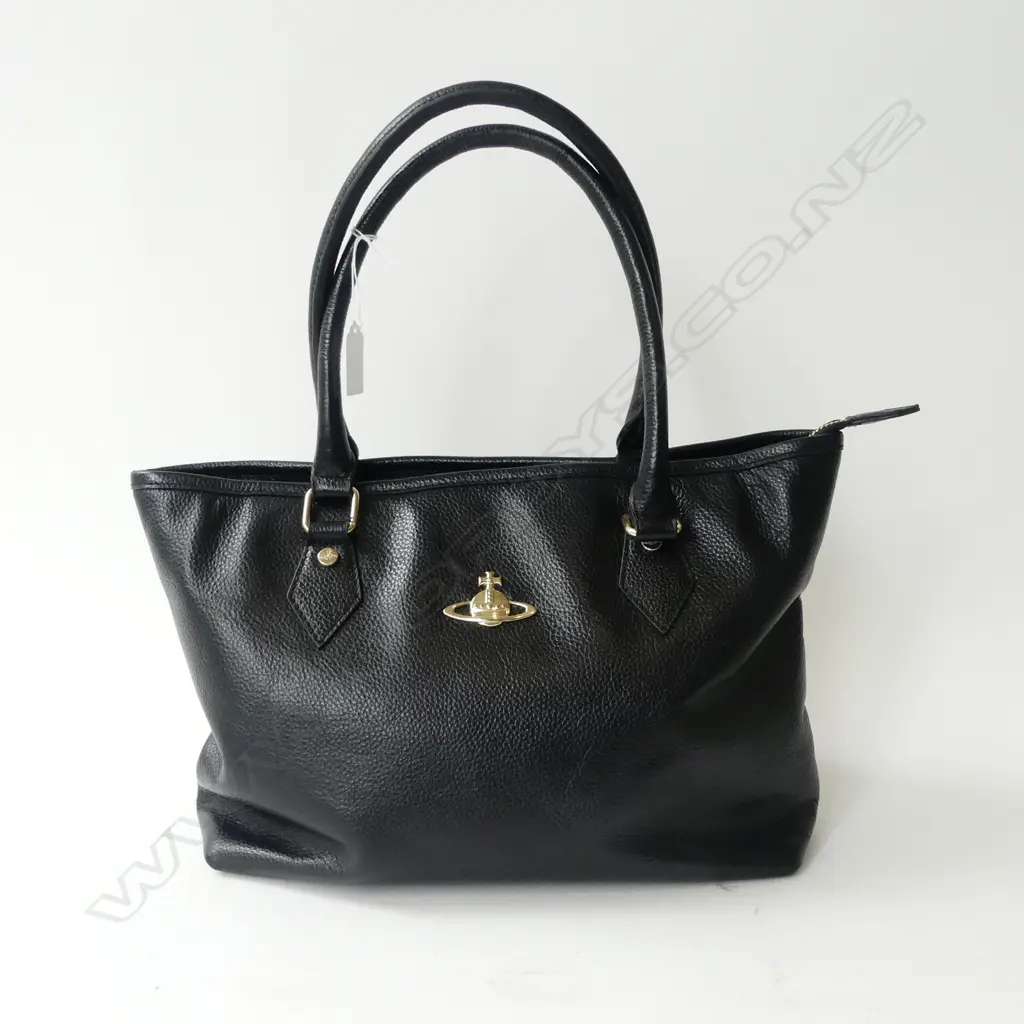 VIVIENNE WESTWOOD BLACK LEATHER HAND BAG  Image 1++