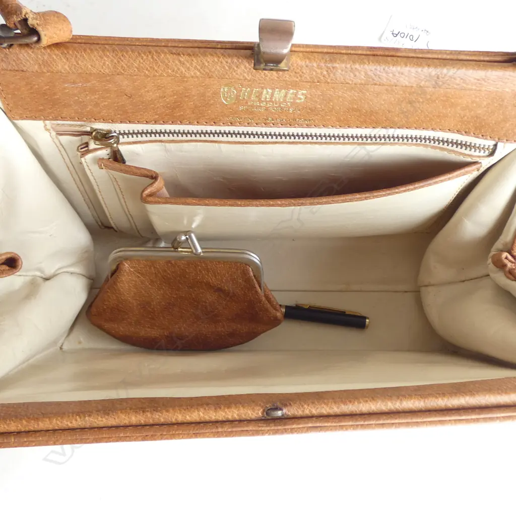 VINTAGE HANDBAG 'A HERMES PRODUCT' W.270mm & UMBRELLA w. CARVED HEAD HANDLE L.785mm Image 1++
