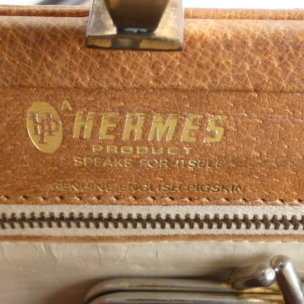 VINTAGE HANDBAG 'A HERMES PRODUCT' W.270mm & UMBRELLA w. CARVED HEAD HANDLE L.785mm Image 1++