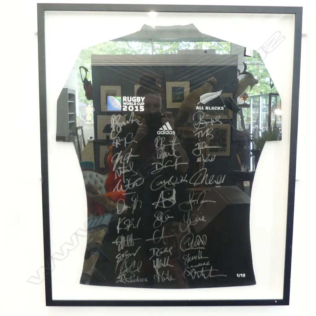 FRAMED SIGNED 2015 ALL BLACK WORLD CUP JERSEY 1/10 750 x 980 mm Image 1++