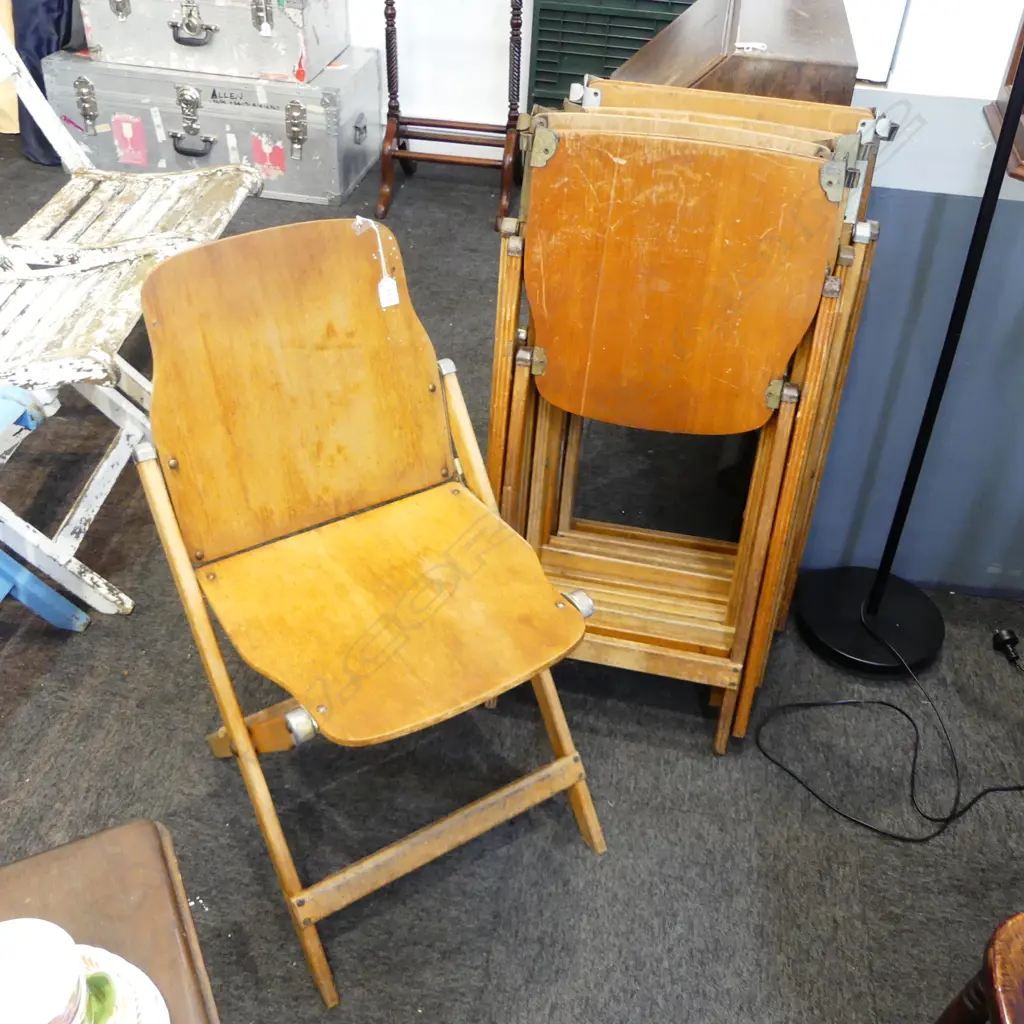 6 STORKLINE PLYWOOD FOLDING CHAIRS Image 1++