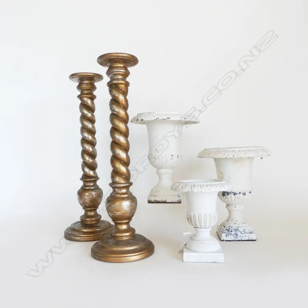 3 WHITE PAINTED METAL URNS H.190mm + PR CANDLESTICKS H.350mm Image 1++