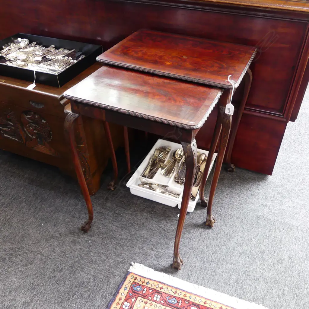 2 MAHOGANY NESTING TABLES, REPAIRS 485x370x610mm Image 1++