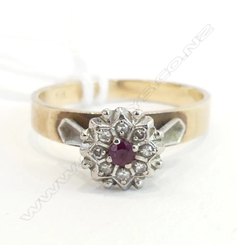 9CT  RED STONE & DIAMOND RING 2.7 GM SIZE N Image 1++
