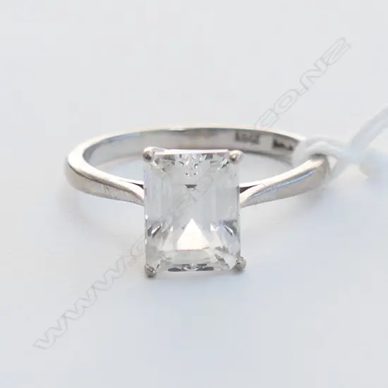 18CT WHITE GOLD FAUX DIAMOND RING 4.0 GM SIZE P 1/2