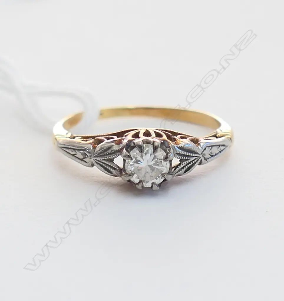 18CT & PLATINUM (0.30ct approx) DIAMOND RING 2.3 GRAMS SIZE M 1/2 Image 1++