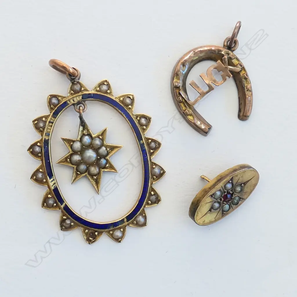 3 PCES UNMARKED SCRAP GOLD 3.6 GM Image 1++