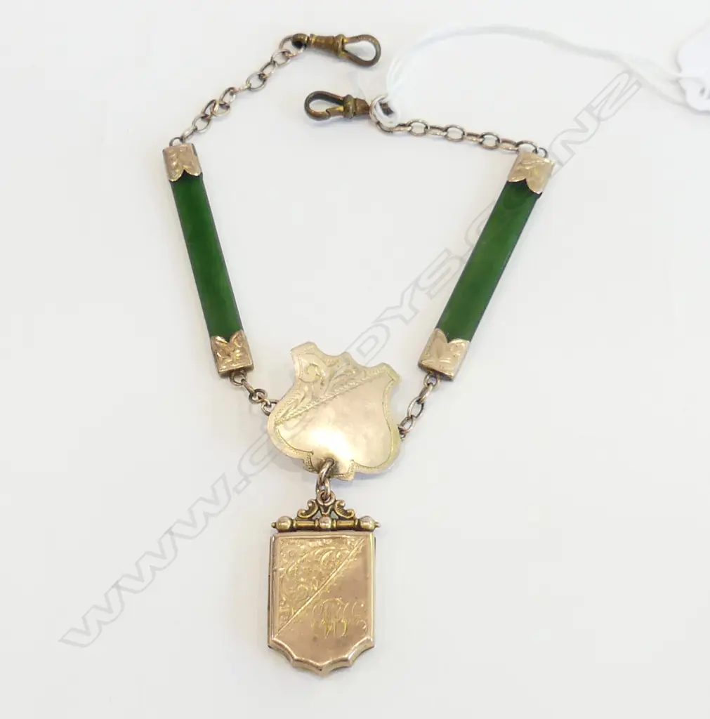 COLONIAL 9CT GREENSTONE & ENGRAVED GOLD ALBERTINA Image 1++