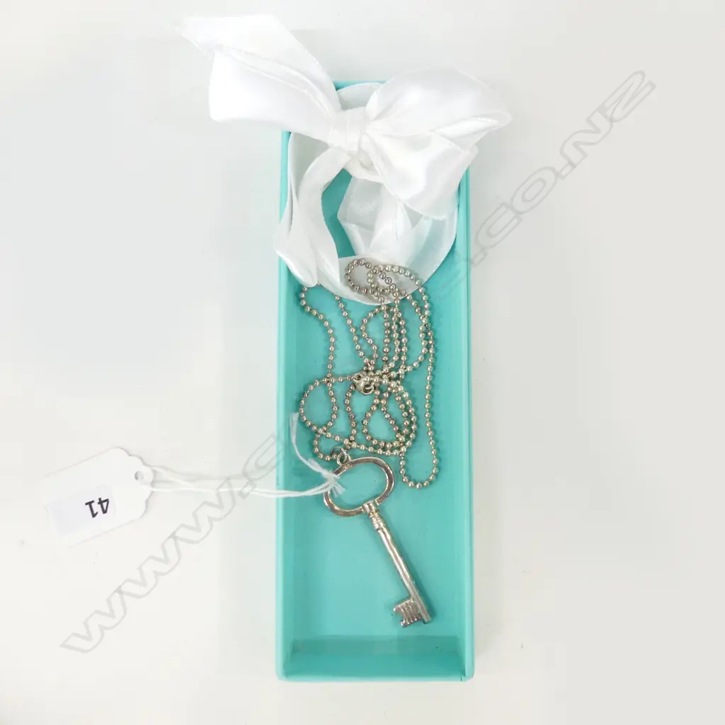 TIFFANY & CO 925 SILVER KEY PENDANT NECKLACE, BOXED Image 1++