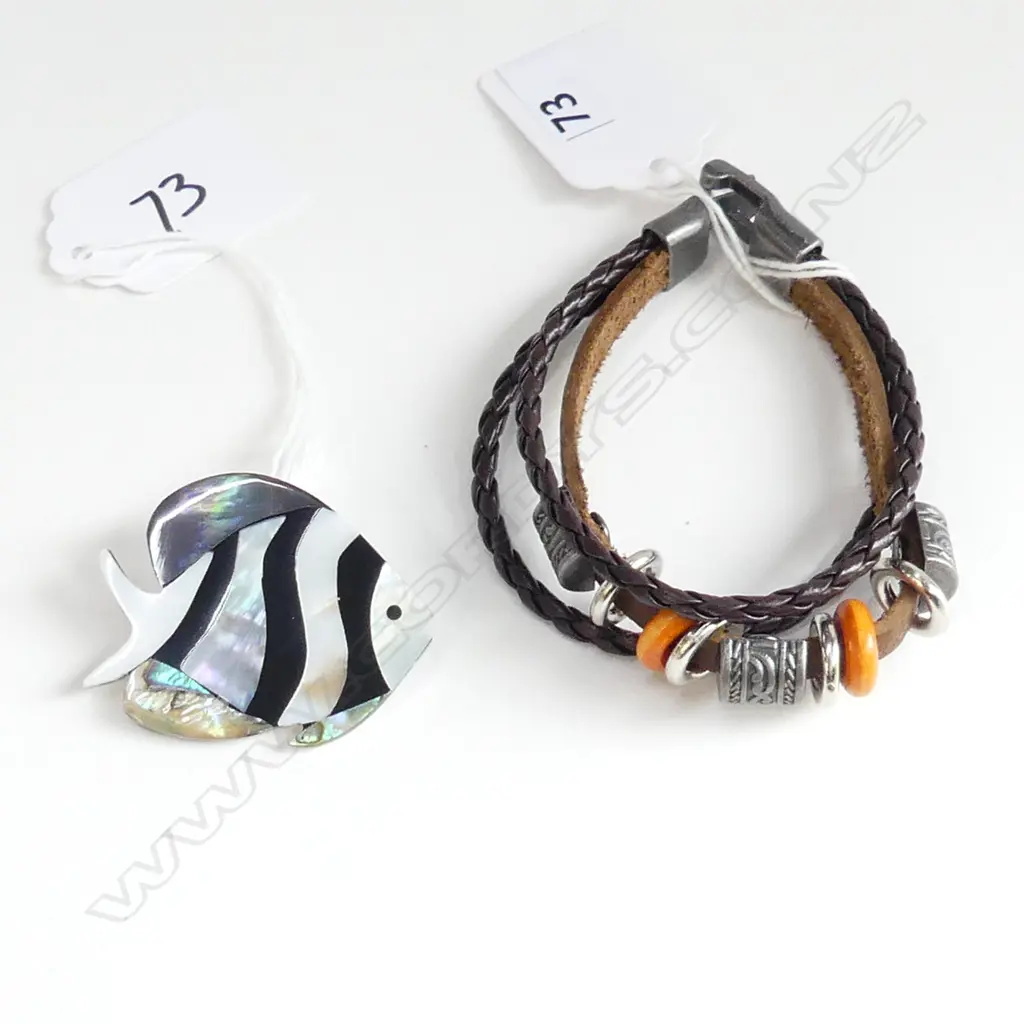 LEATHER & BEAD BRACELET & POLISHED SHELL FISH BROOCH Image 1++