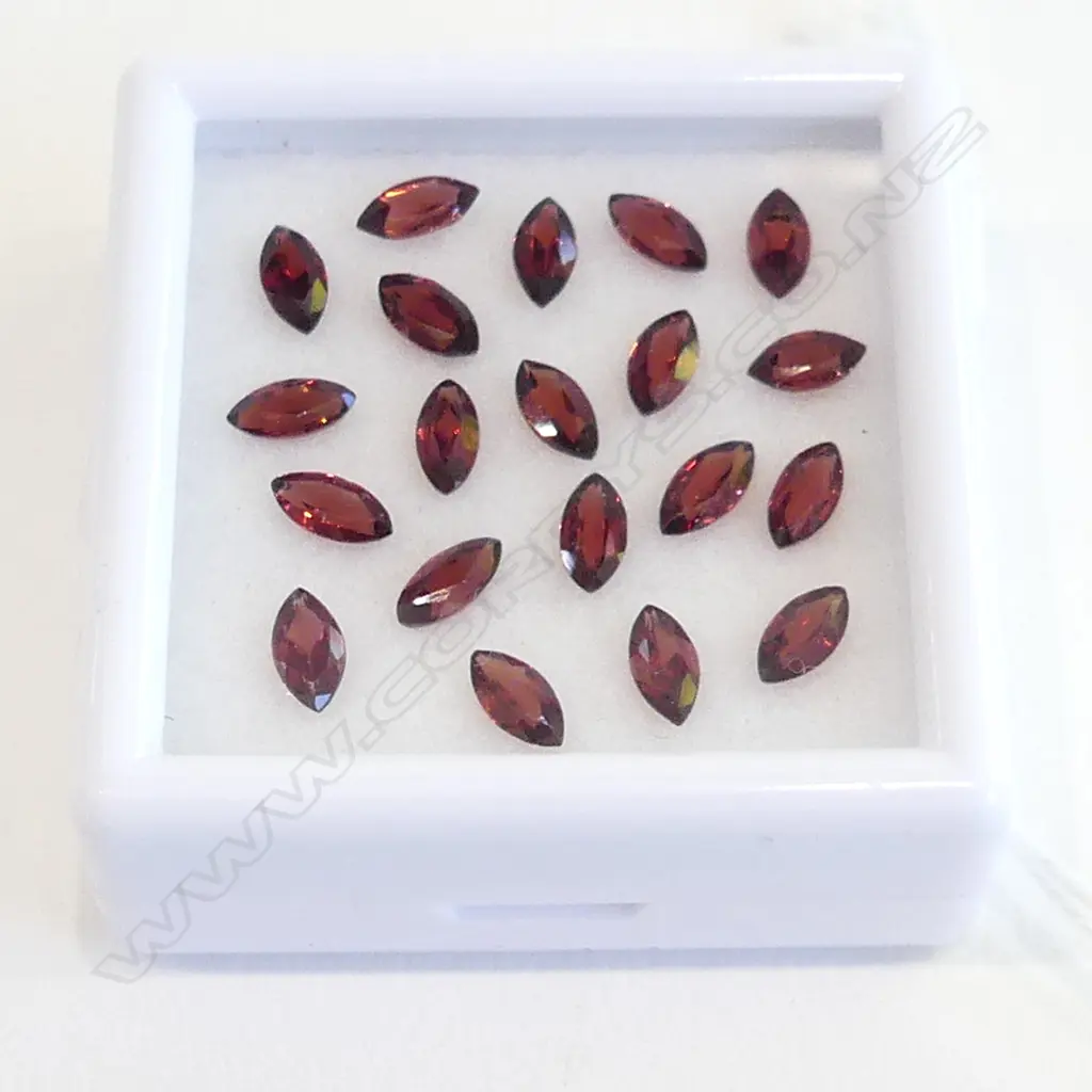 GARNET  MARQUISE 6X3  20  = 6.30CT Image 1++