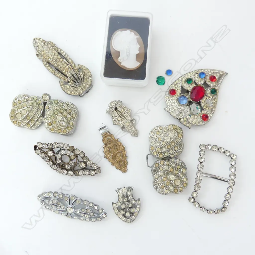 COLLECTION OF EARLY 1900s COSTUME BUCKLES & BELT CLIPS & AN UNSET CAMEO  Image 1++