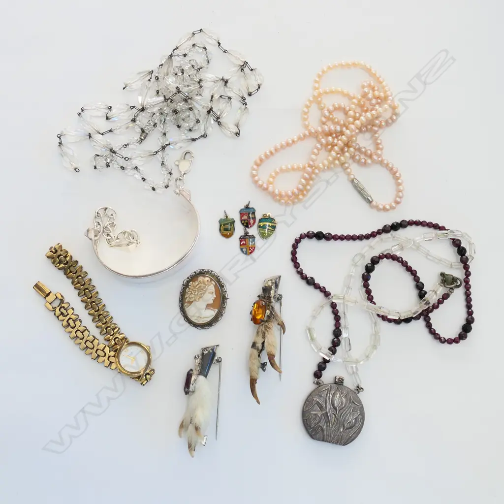 ASST. COSTUME JEWELLERY INCL. SILVER? CUFF Image 1++