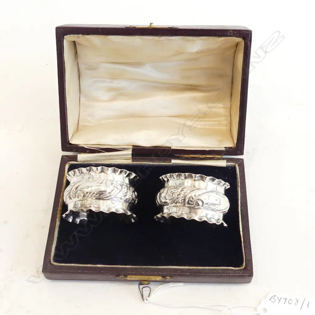 PAIR OF STG SILVER FANCY NAPKIN RINGS IN CASE BIRMINGHAM 1907 Image 1++