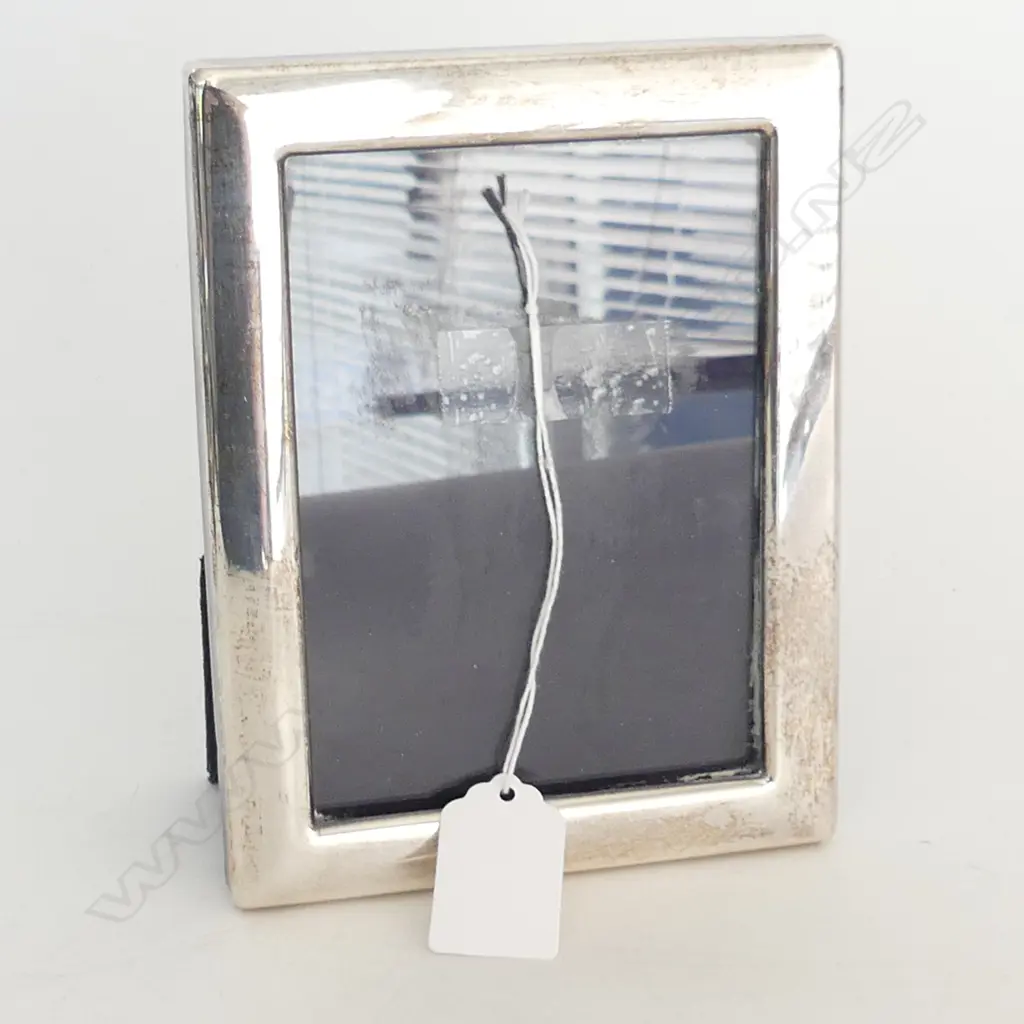 STG SILVER PHOTO FRAME SHEFFIELD 2004 160x125mm Image 1++
