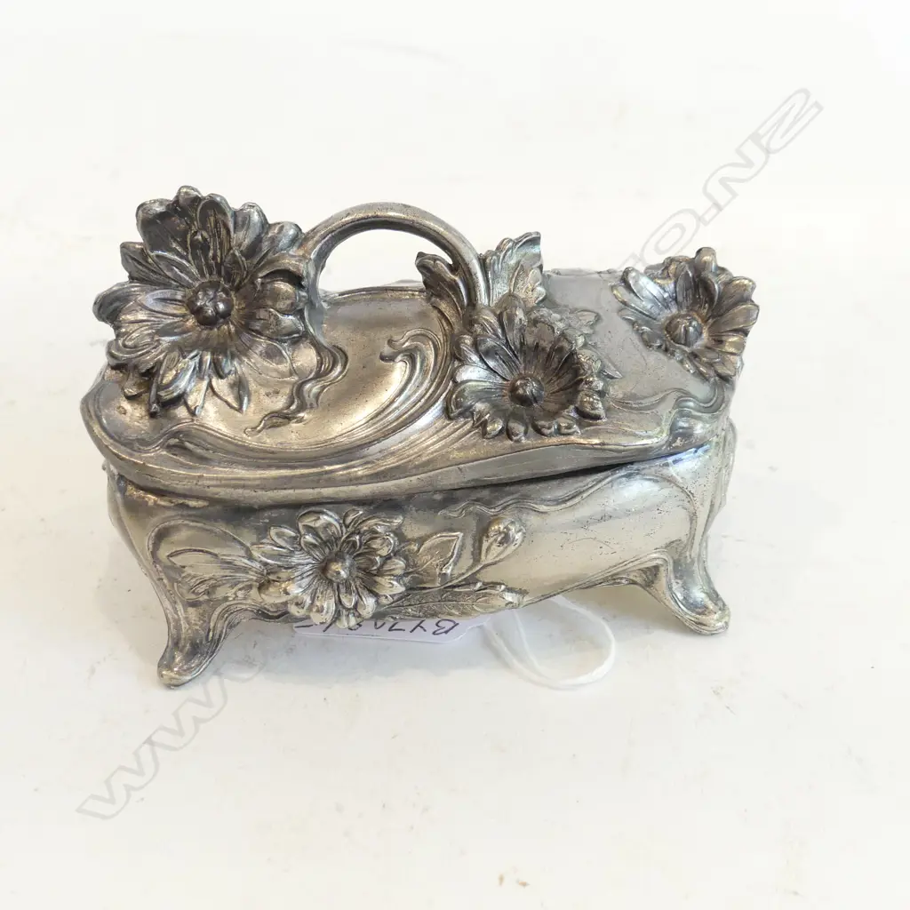 ART NOUVEAU SILVER PLATED JEWELLERY BOX LINED INTERIOR, MAKERS STAMP JB 331 C.1890’S L.115MM Image 1++