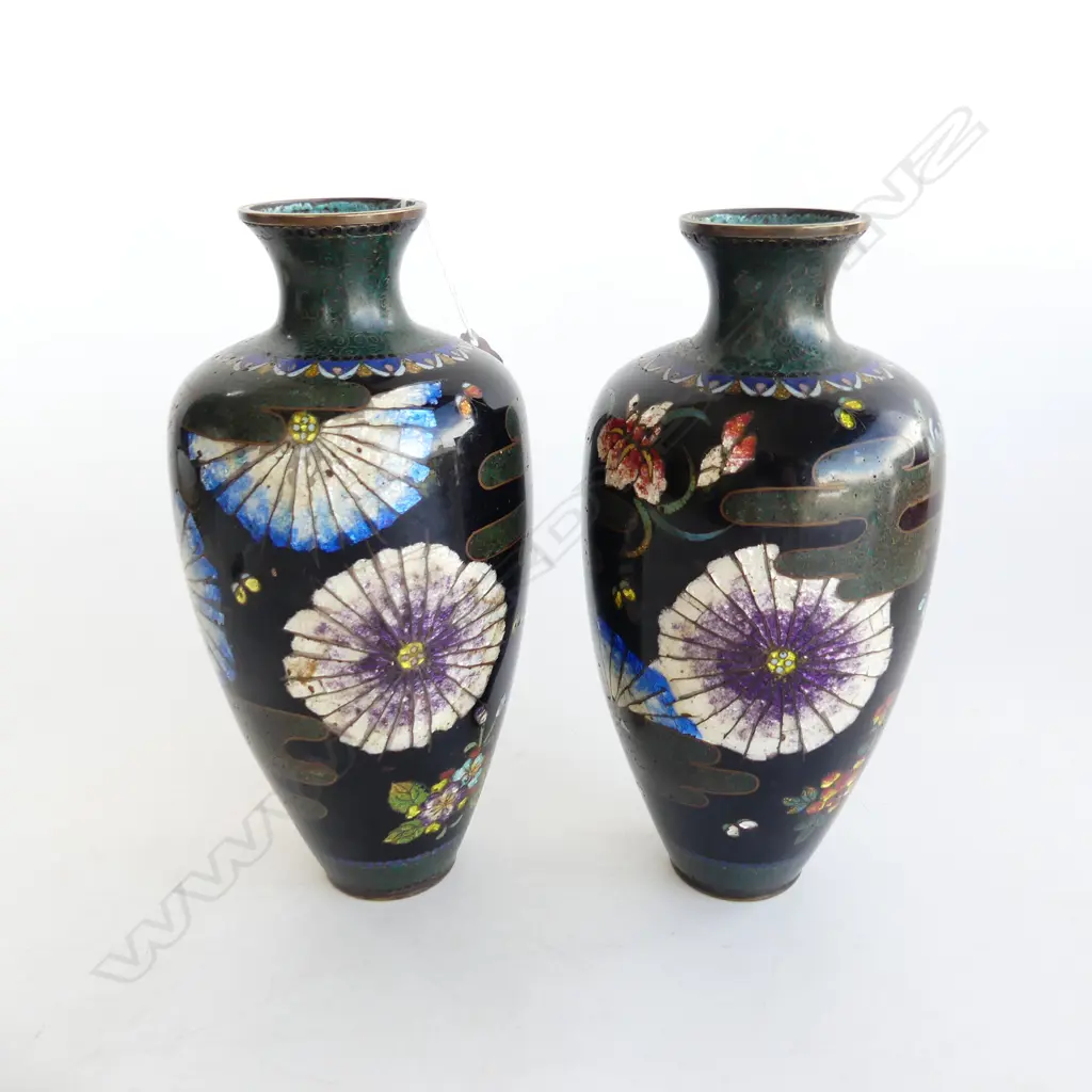 PR FINE JAPANESE 19thc CLOISONNE VASES DECORATED w CHRYSANTHEMUMS, H.220mm Image 1++