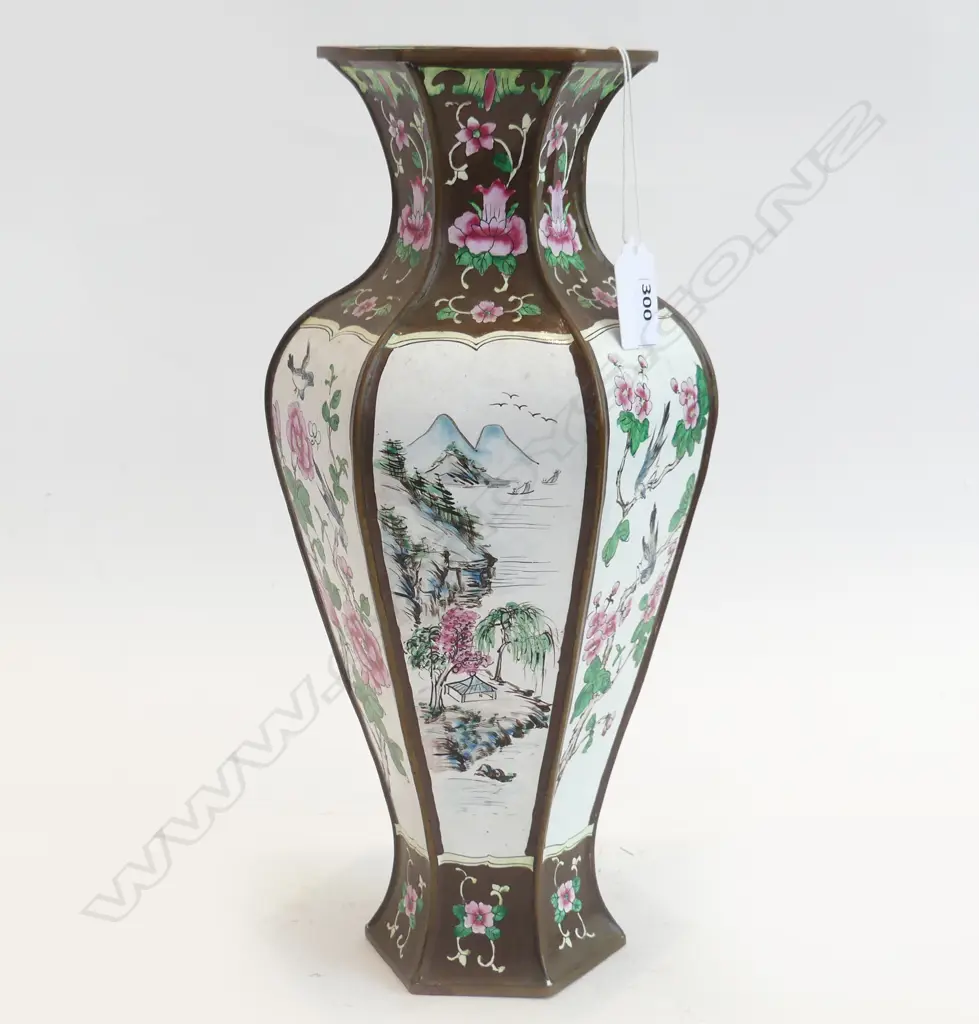 ORIENTAL METAL VASE H.330mm Image 1++