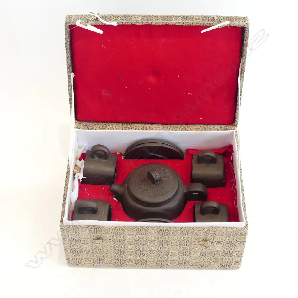 BOXED MID CENTURY CHINESE YIXING TEA SET Image 1++