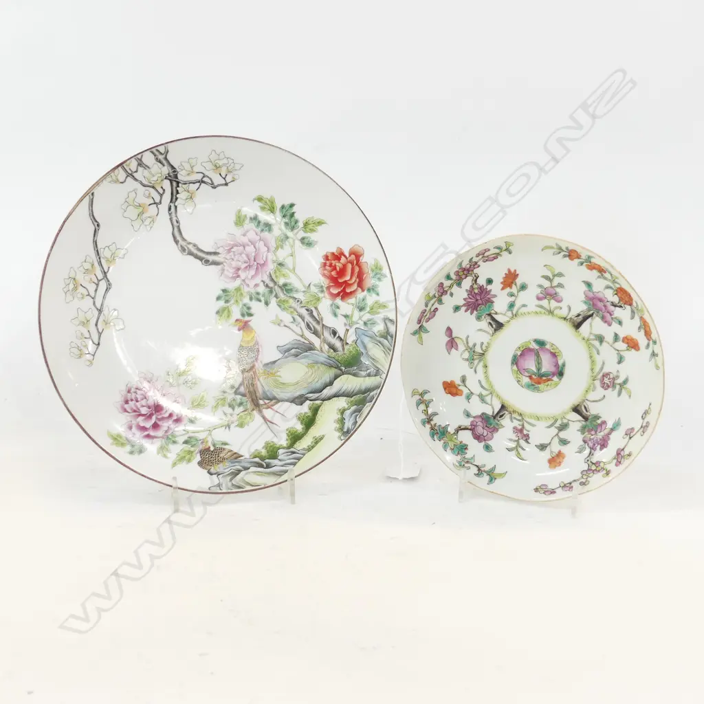 2 CHINESE PLATES 235 / 175mm dia Image 1++
