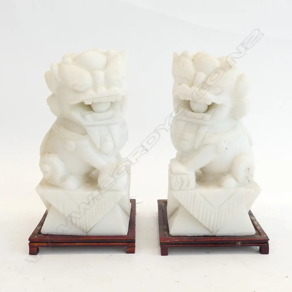 PR CHINESE CARVED QUARTZ FOO DOGS H.210mm Image 1++