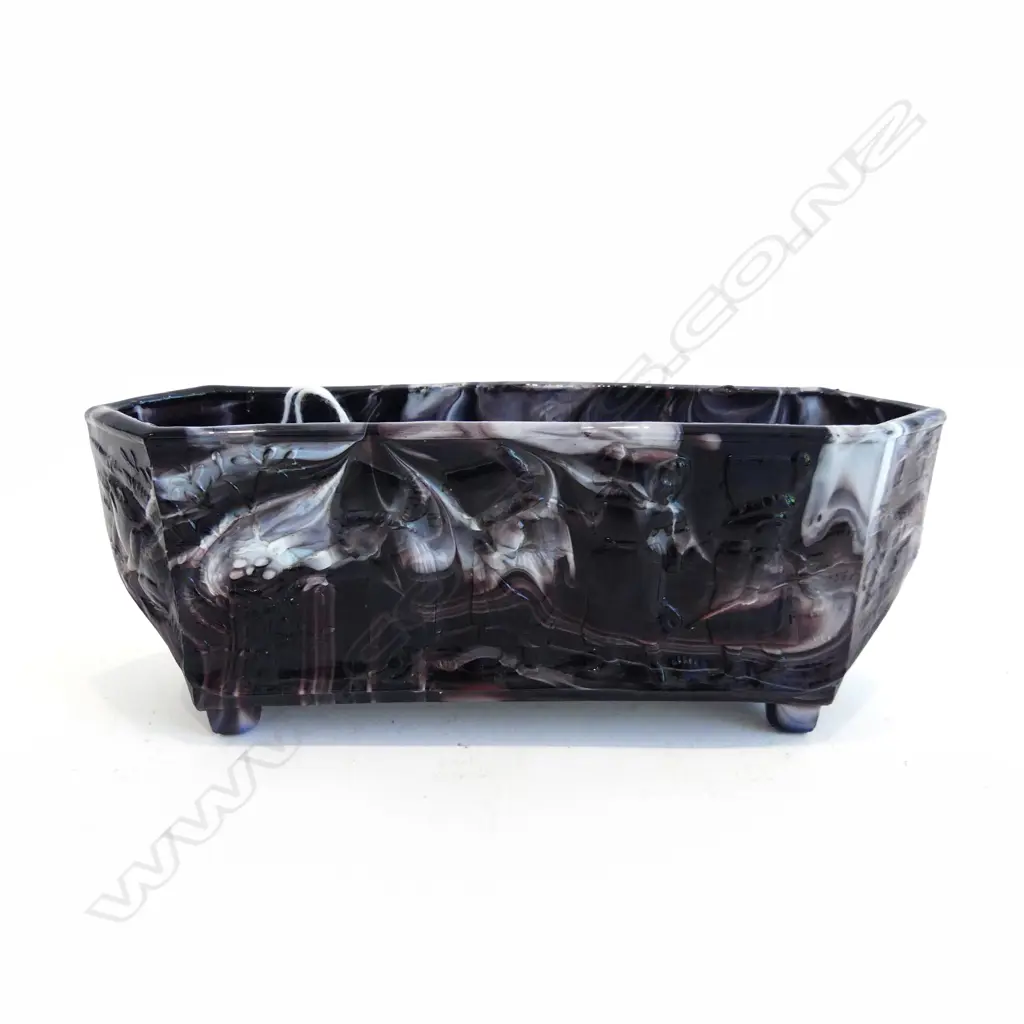 VICTORIAN SOWERBY PURPLE MALACHITE GLASS FLOWER TROUGH DEPICTING FROGS AND BONNET GIRLS IN GARDEN L.165MM Image 1++