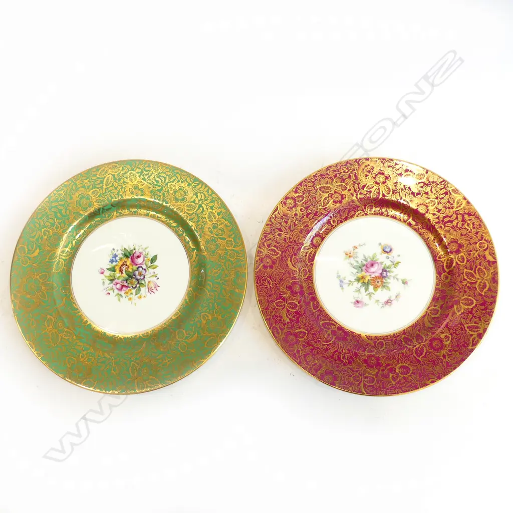 PAIR MINTON ENGLAND LARGE HAND PAINTED CABINET PLATES WITH GOLD DETAILING ONE SIGNED B.SMITH D.270MM Image 1++