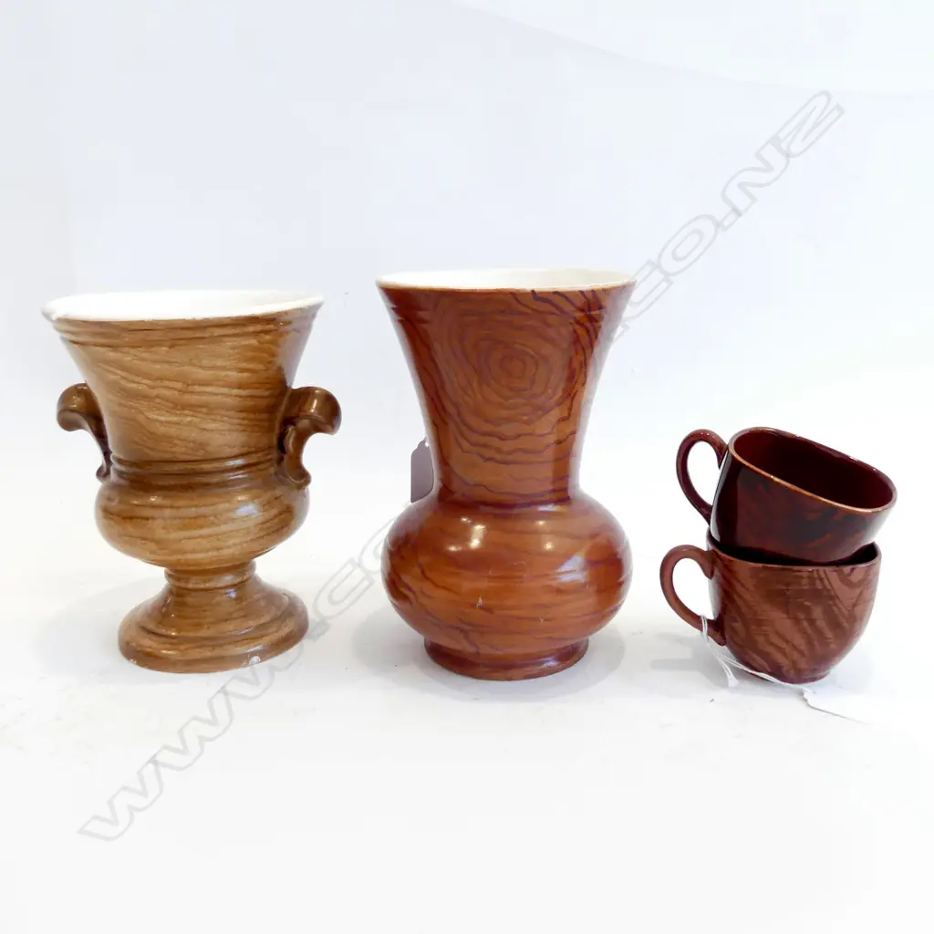 2 TITIAN STUDIO WOOD GRAIN PAT VASES H180MM & 2 PROTOTYPE CUPS Image 1++